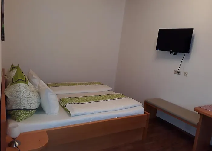 Bed & Breakfast Obsthof Glueck